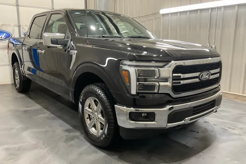 2025 Ford F-150 Lariat photo 1