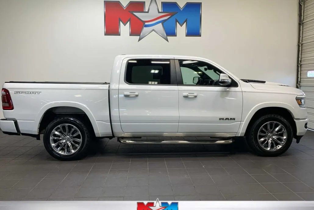 2022 Ram 1500 Laramie photo 1