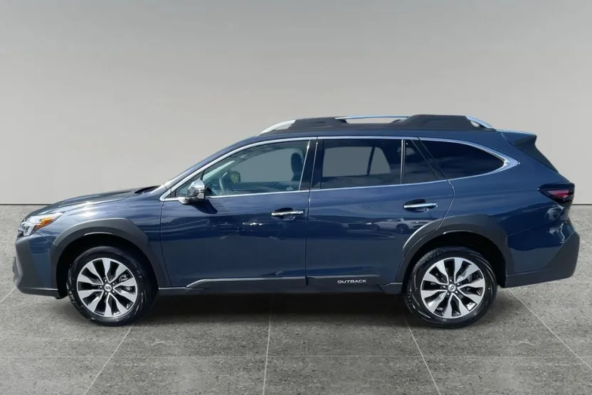 2025 Subaru Outback Touring XT photo 1