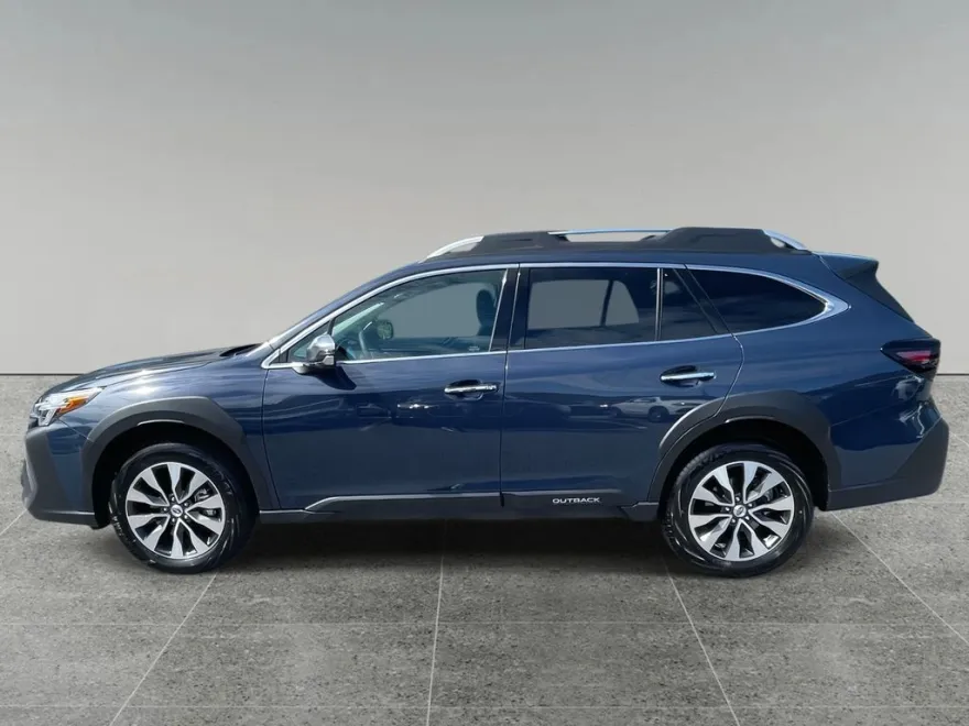 2025 Subaru Outback Touring XT photo 1