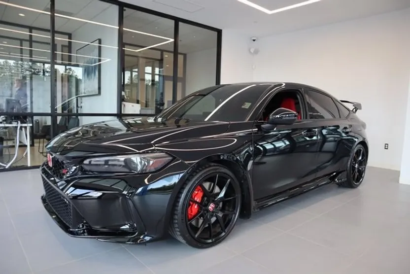 2025 Honda Civic Type R photo 1