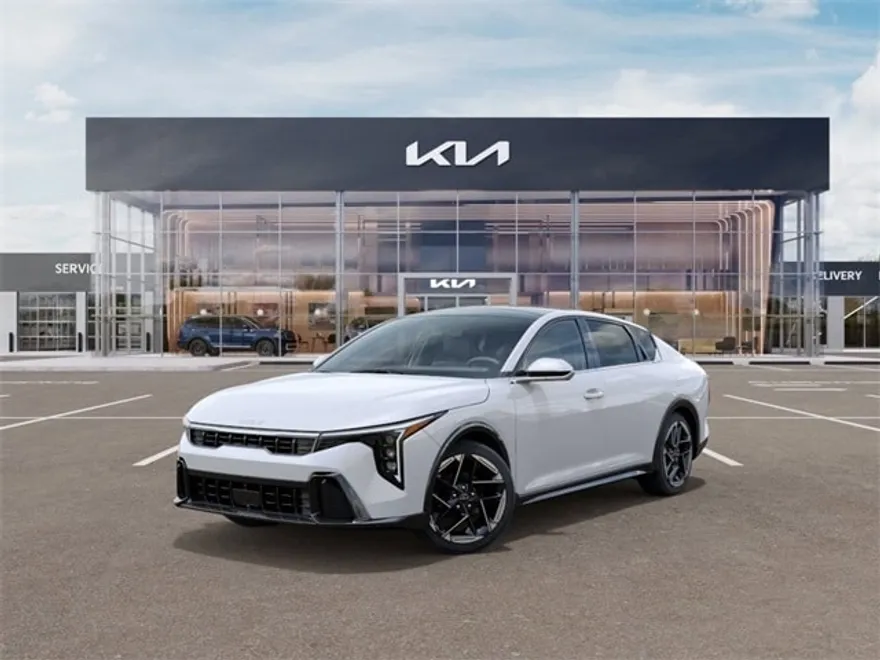 2025 Kia K4 GT-Line photo 1