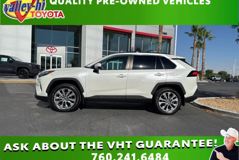 2022 Toyota RAV4 XLE Premium photo 1