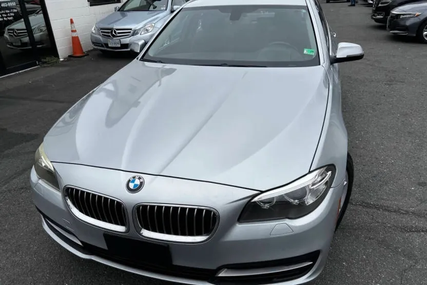 2014 Bmw 528i 5-series photo 1