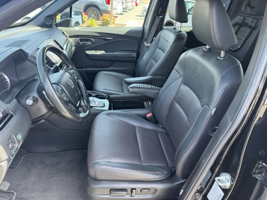 2022 Honda Ridgeline Black Edition photo 1