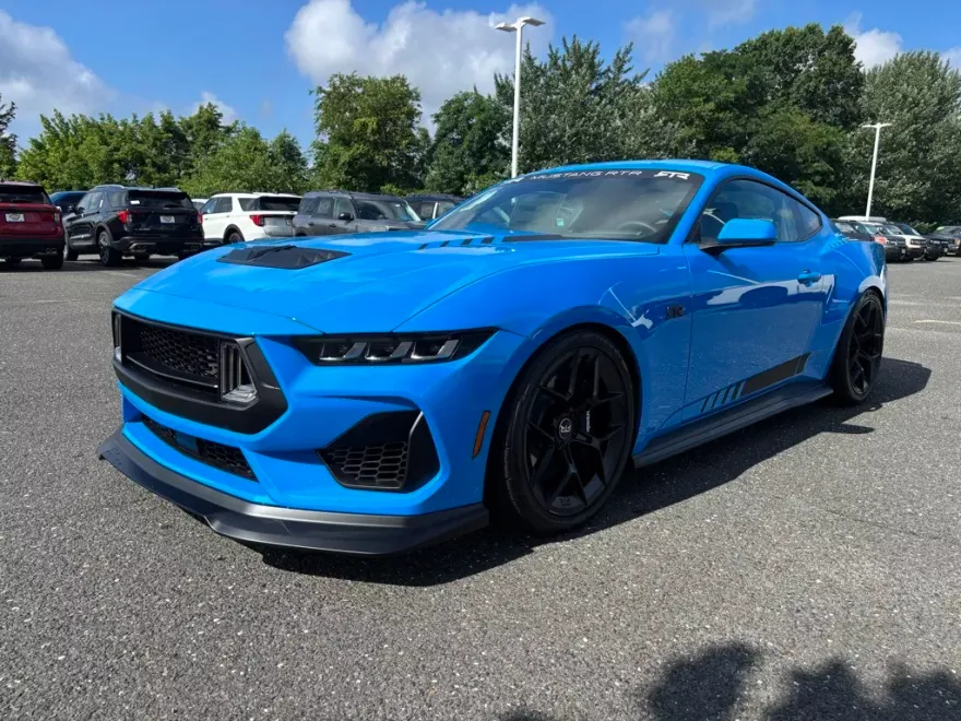 2025 Ford Mustang GT photo 1
