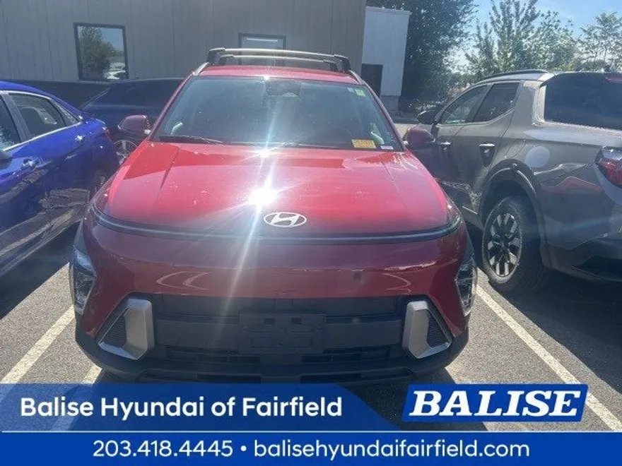 2025 Hyundai Kona SEL photo 1
