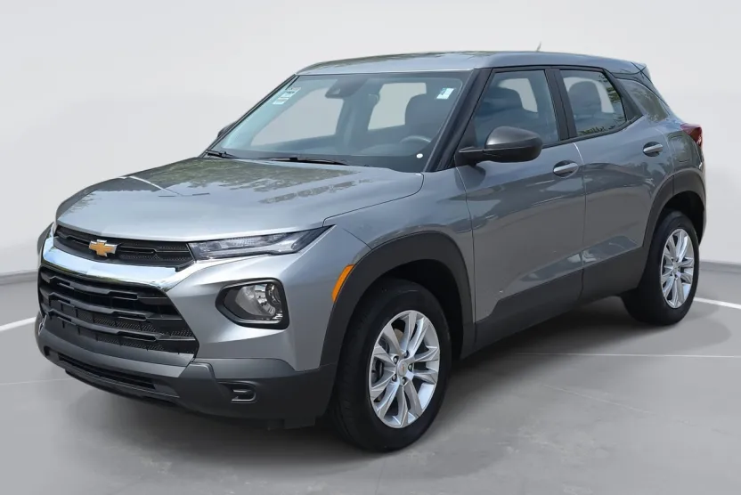2023 Chevrolet Trailblazer LS photo 1