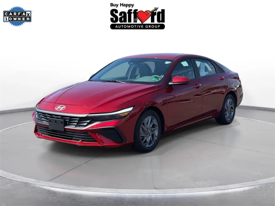 2024 Hyundai Elantra SEL photo 1