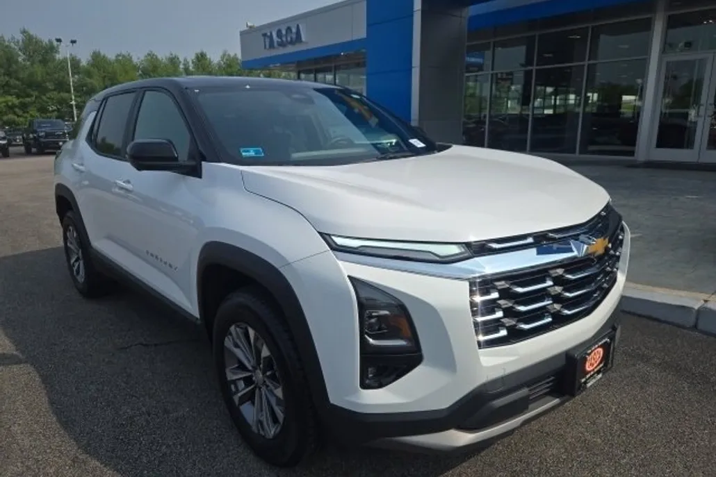 2025 Chevrolet Equinox LT photo 1