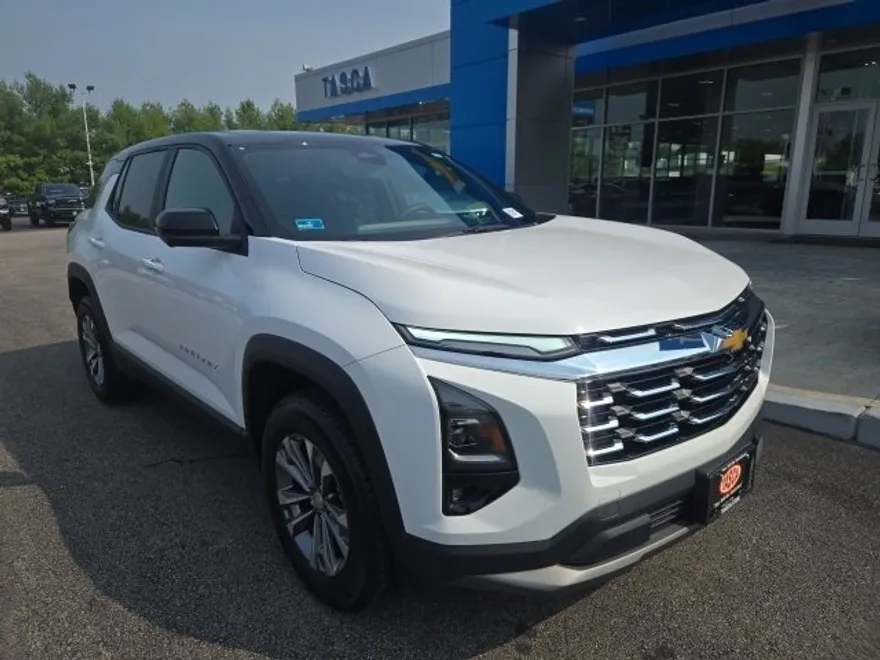 2025 Chevrolet Equinox LT photo 1