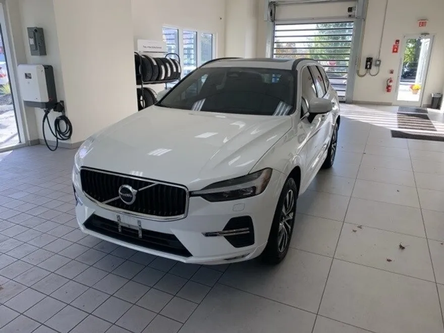 2023 Volvo XC60 B5 Core photo 1