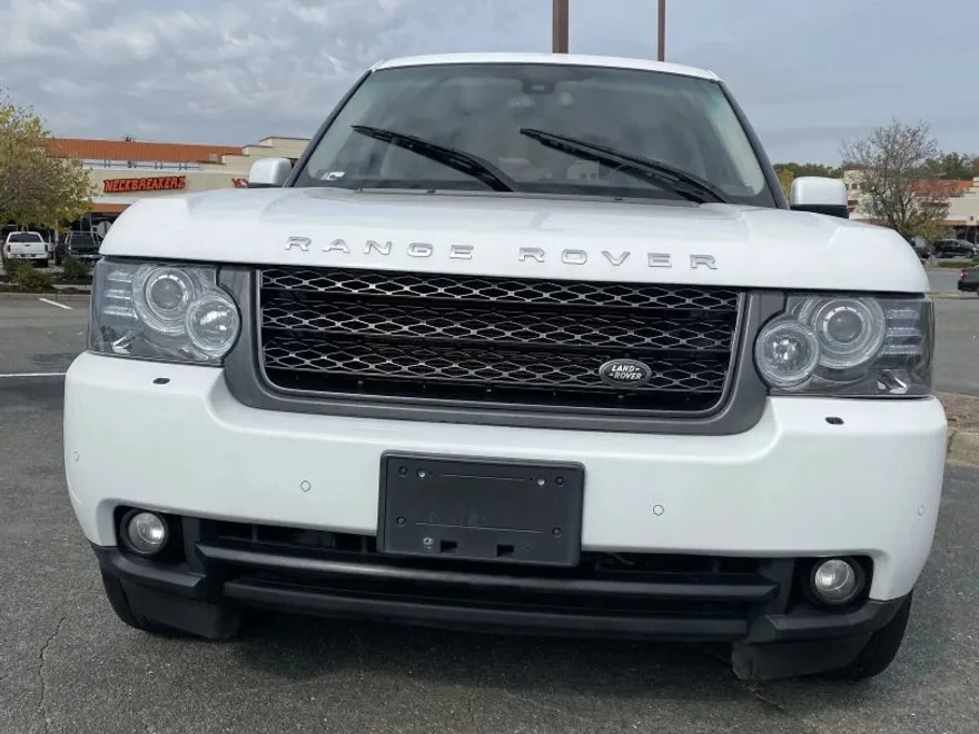 2011 Land Rover Range Rover HSE photo 1