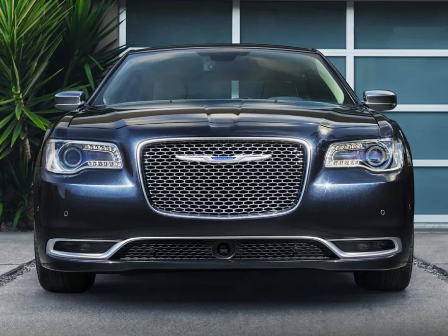 2016 Chrysler 300 C Base photo 1