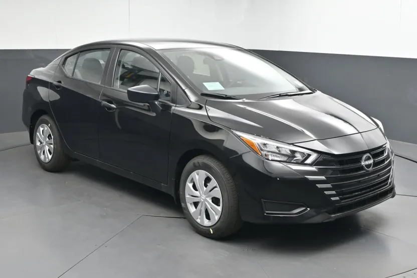 2025 Nissan Versa S photo 1