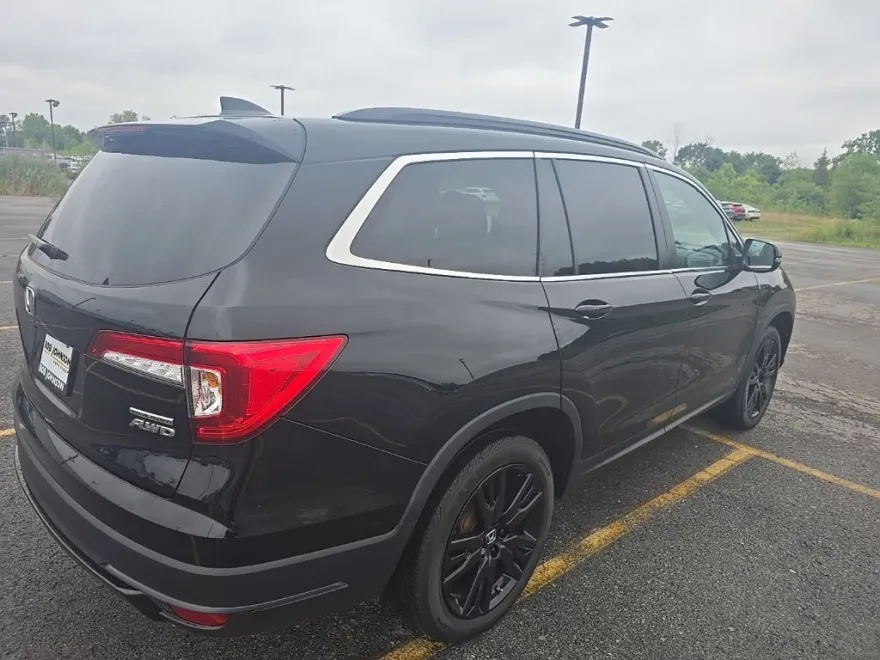 2022 Honda Pilot Special Edition photo 1