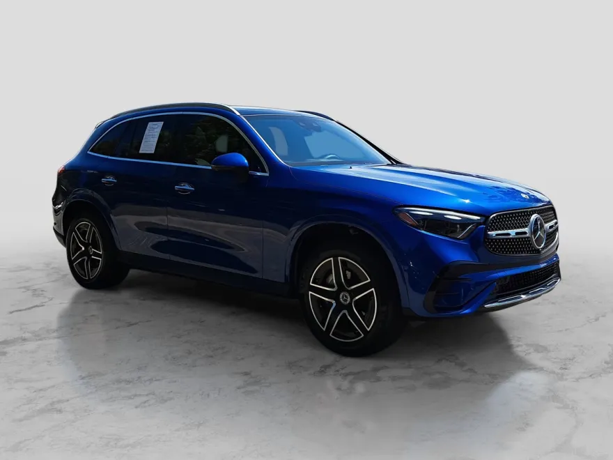 2024 Mercedes Benz GLC 300 photo 1