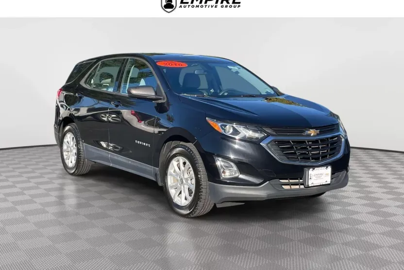 2019 Chevrolet Equinox LS photo 1