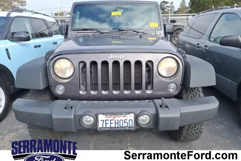 2014 Jeep Wrangler Unlimited Rubicon photo 1
