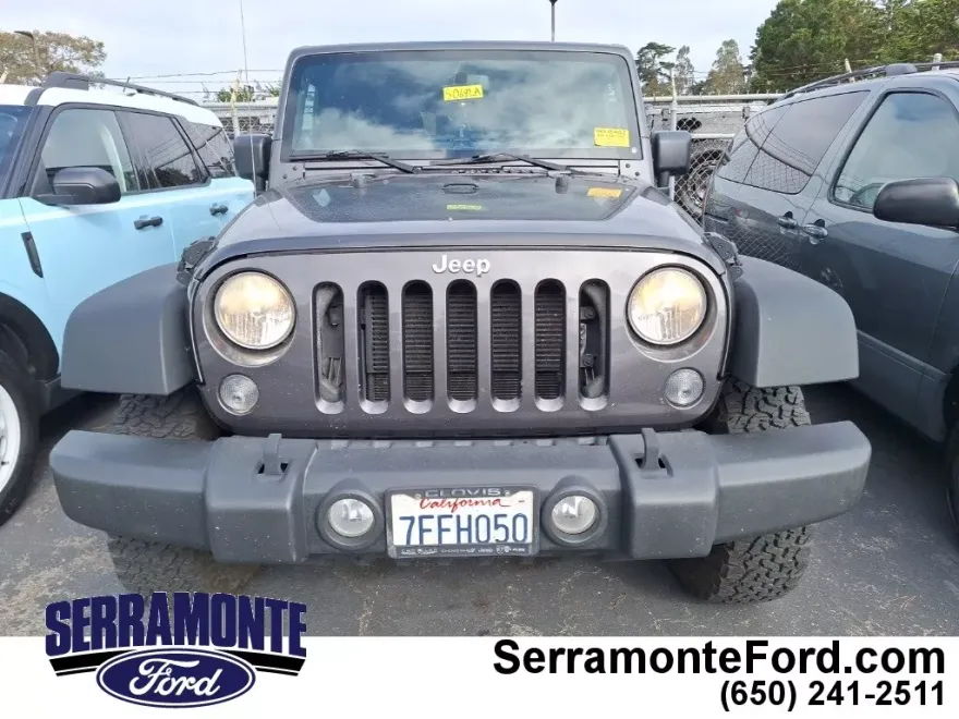 2014 Jeep Wrangler Unlimited Rubicon photo 1