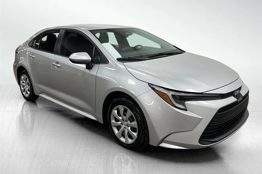 2025 Toyota Corolla Hybrid LE photo 1