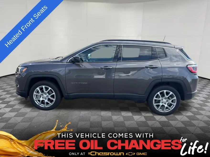 2023 Jeep Compass Latitude Lux photo 1