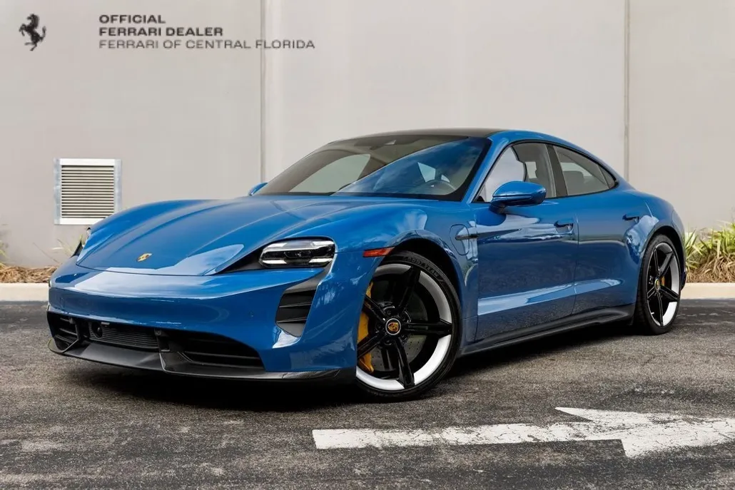 2022 Porsche Taycan Turbo S photo 1