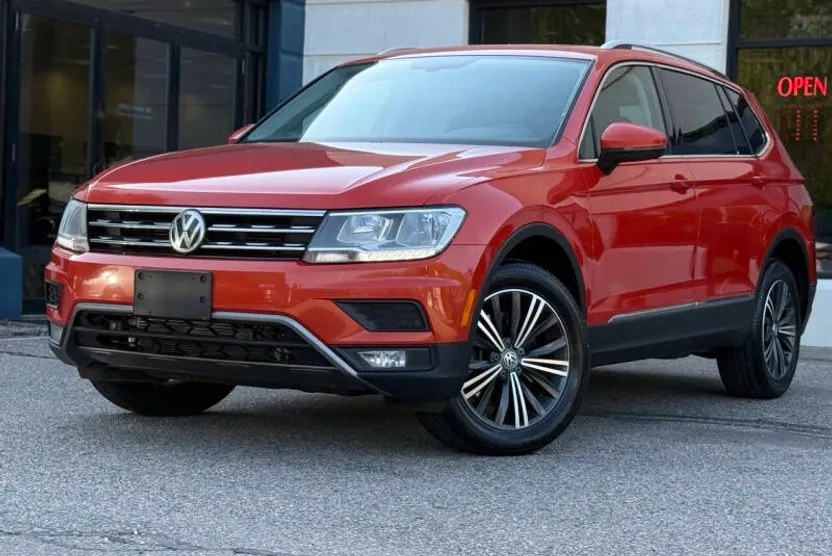 2019 Volkswagen Tiguan SEL photo 1