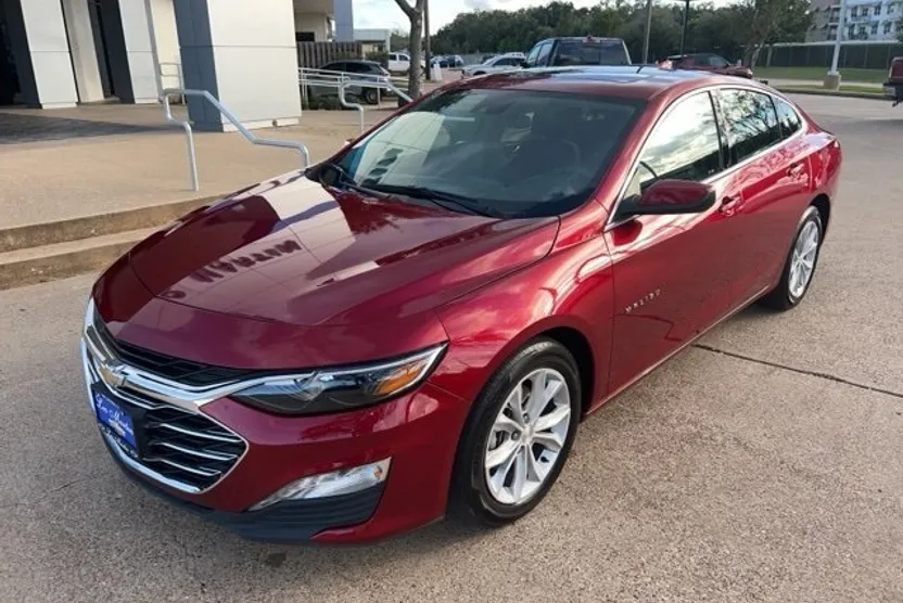 2024 Chevrolet Malibu 1LT photo 1