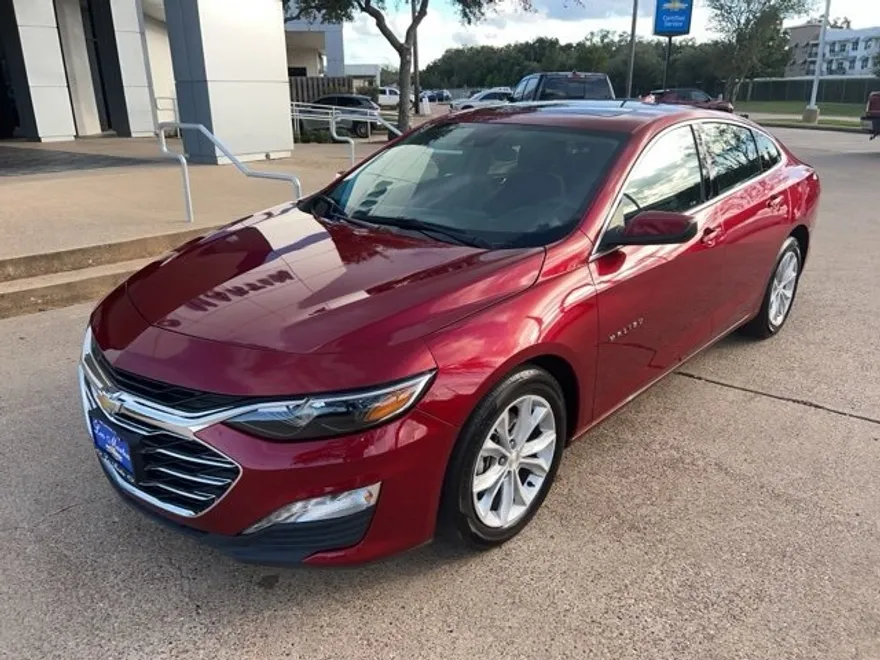 2024 Chevrolet Malibu 1LT photo 1