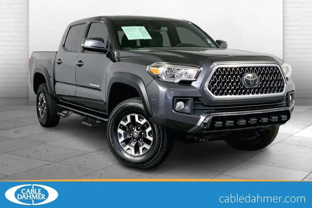 2018 Toyota Tacoma TRD photo 1