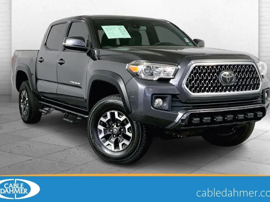 2018 Toyota Tacoma TRD photo 1