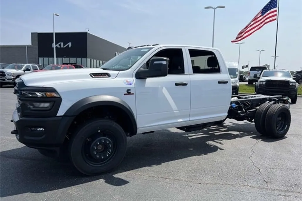 2025 Ram 5500 Tradesman photo 1