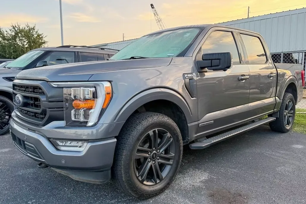 2021 Ford F-150 XLT photo 1