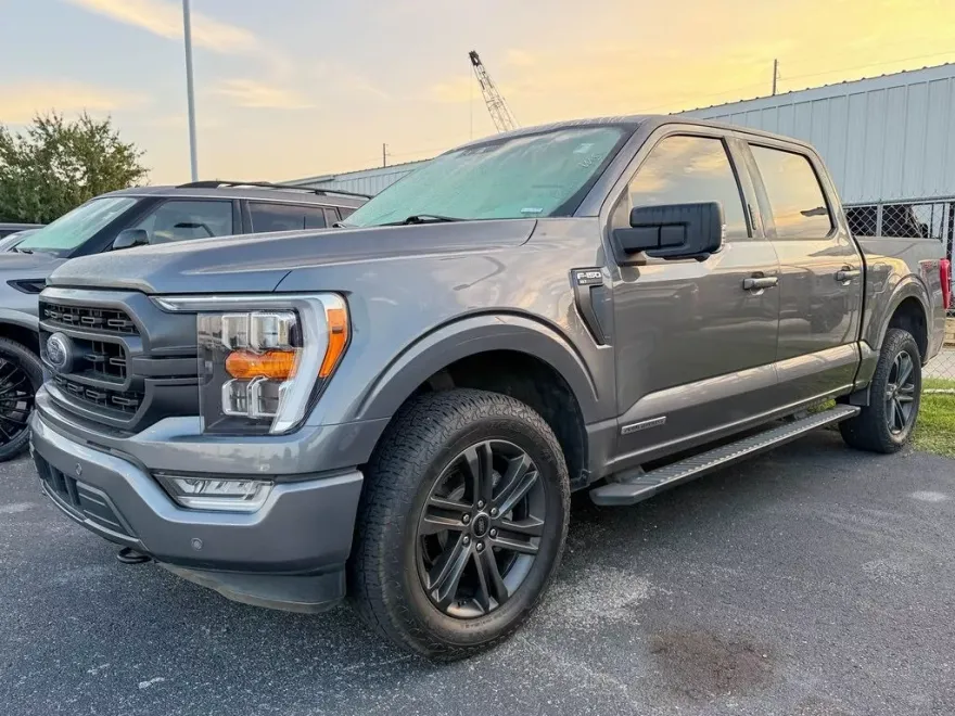 2021 Ford F-150 XLT photo 1