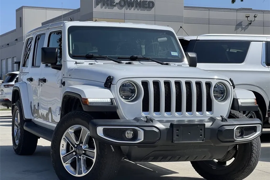 2021 Jeep Wrangler Unlimited Sahara photo 1
