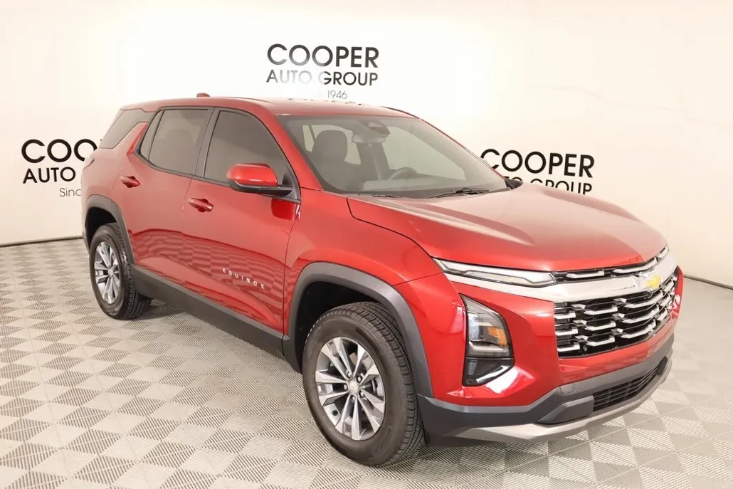 2025 Chevrolet Equinox LT photo 1