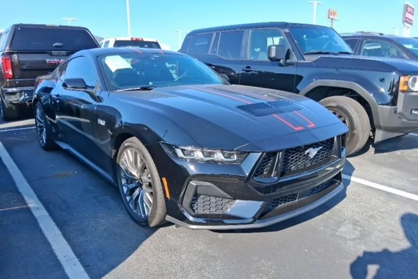 2025 Ford Mustang GT Premium photo 1