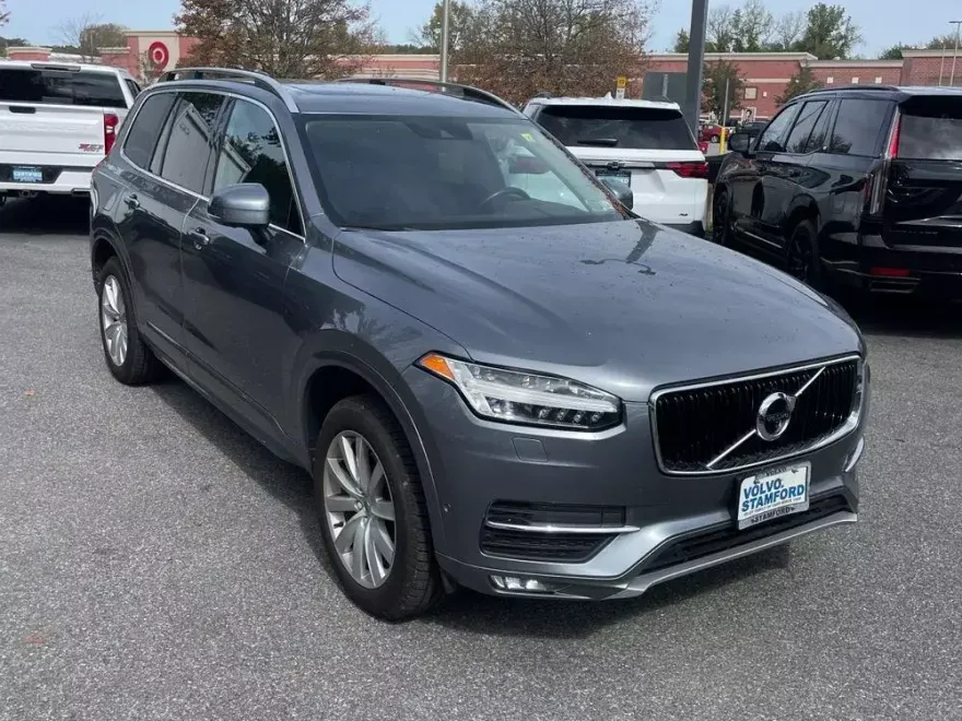 2016 Volvo XC90 T6 Momentum photo 1