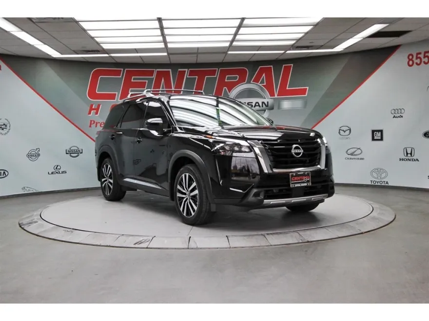 2025 Nissan Pathfinder Platinum photo 1