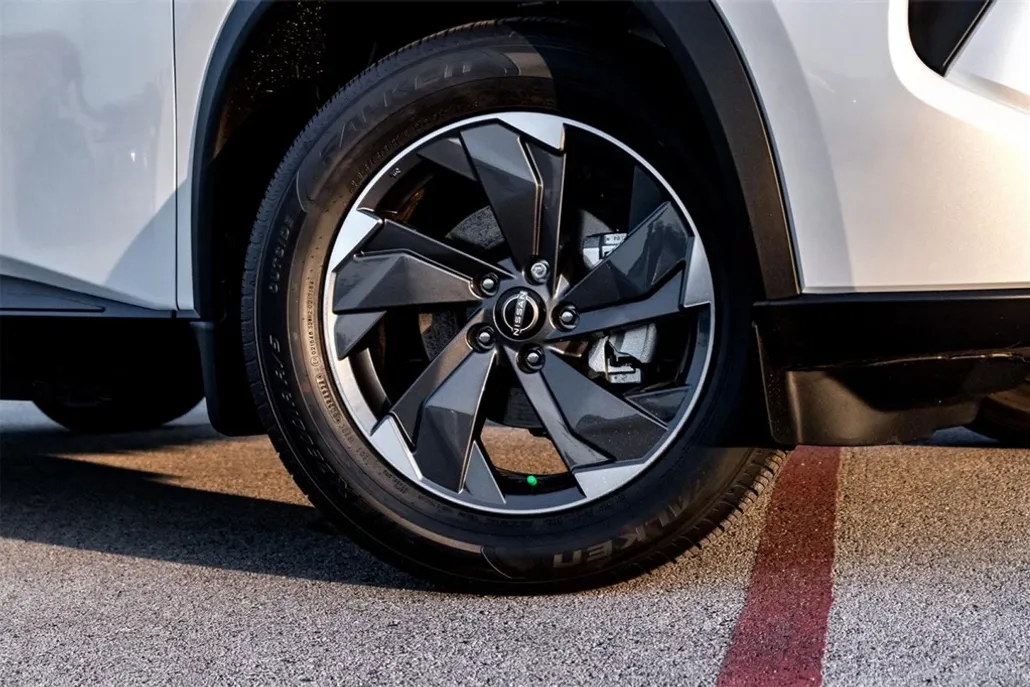 2025 Nissan Rogue SV photo 1