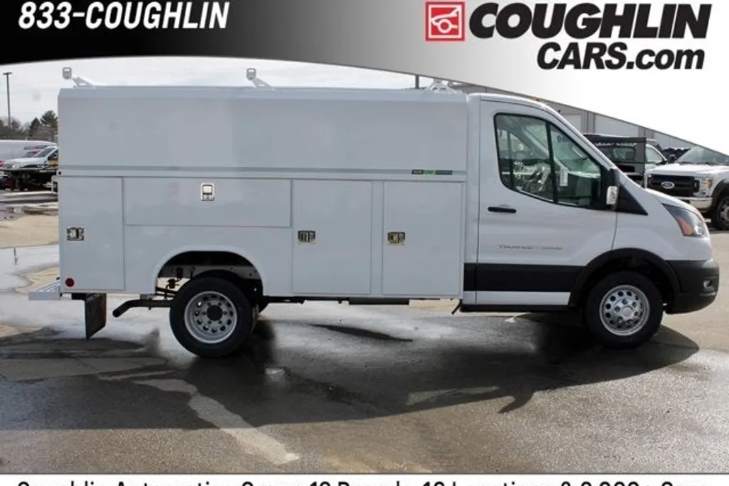 2025 Ford Transit Cutaway photo 1