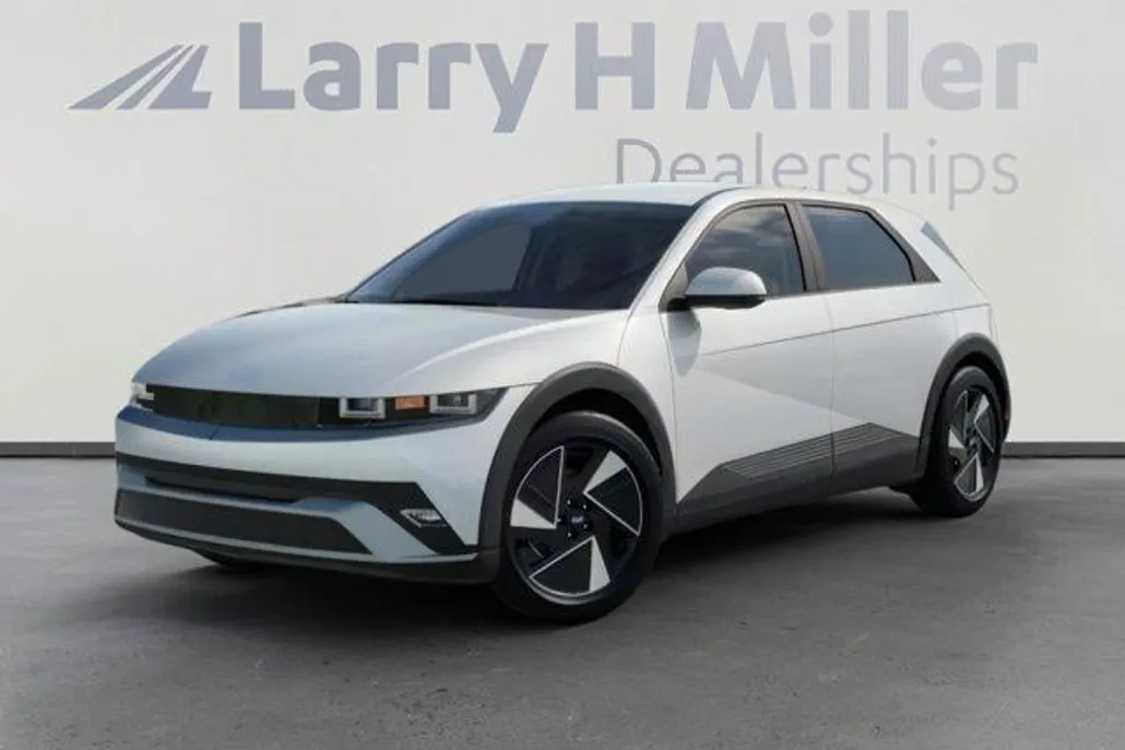 2025 Hyundai Ioniq 5 SE photo 1