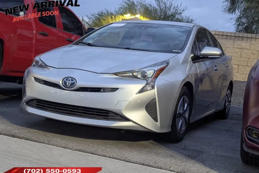 2017 Toyota Prius Four photo 1