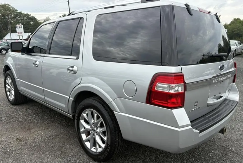 2017 Ford Expedition Limited photo 1