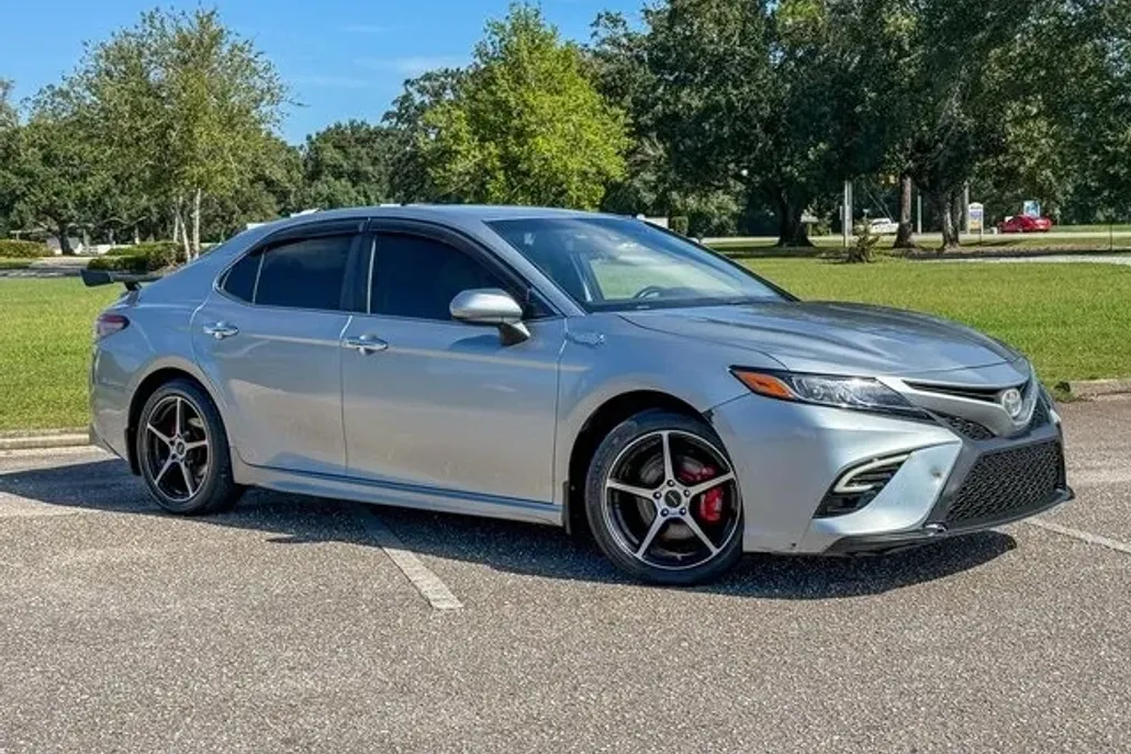 2018 Toyota Camry XLE XSE photo 1