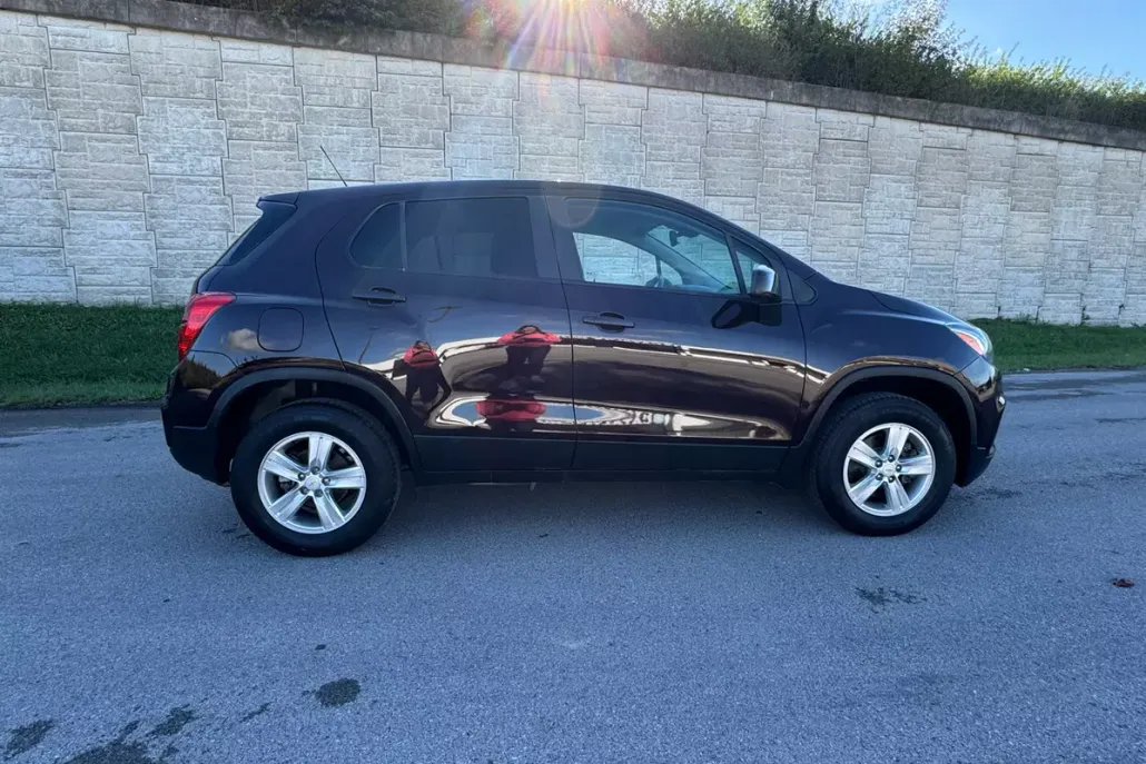 2020 Chevrolet Trax LS photo 1