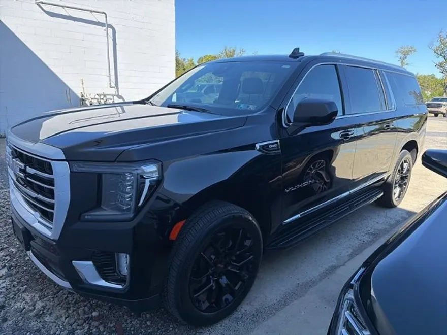 2023 Gmc Yukon XL SLT photo 1