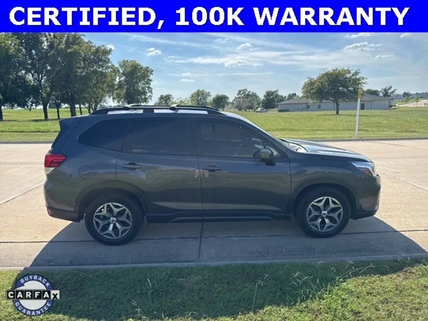 2021 Subaru Forester Premium photo 1