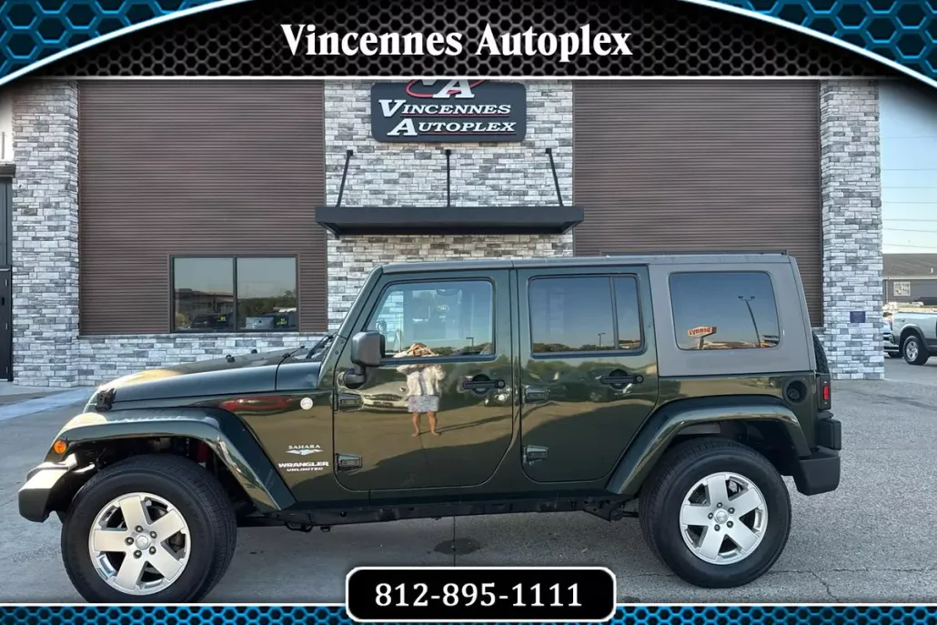 2010 Jeep Wrangler Unlimited Sahara photo 1
